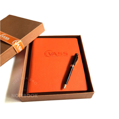 bộ sổ tay kết hợp với bút ký tạo thành bộ quà tặng đẳng cấp cho doanh nghiệp