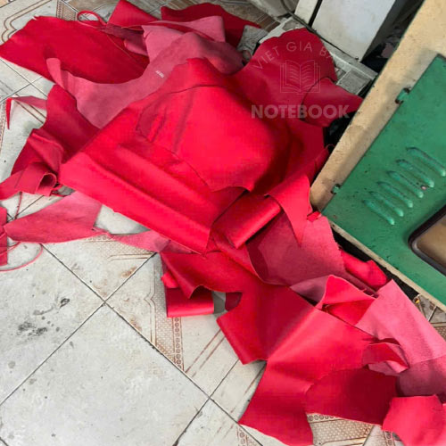 tấm da bò thật được cắt xén để làm sổ tay